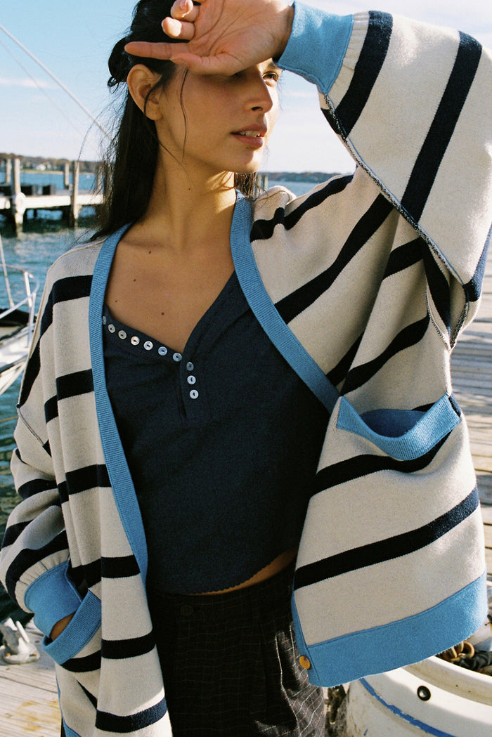 White Colorblock Drop Shoulder Buttoned Loose Cardigan 🇨🇳
