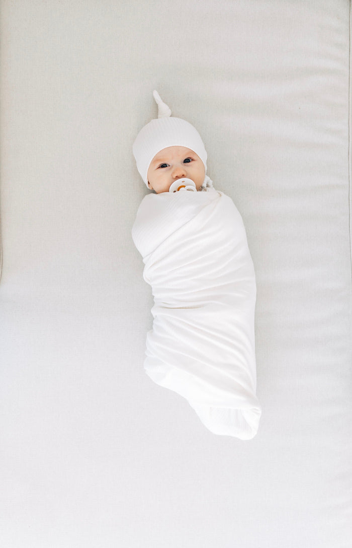 Wren Ribbed Newborn Hat Bundle (Gown)
