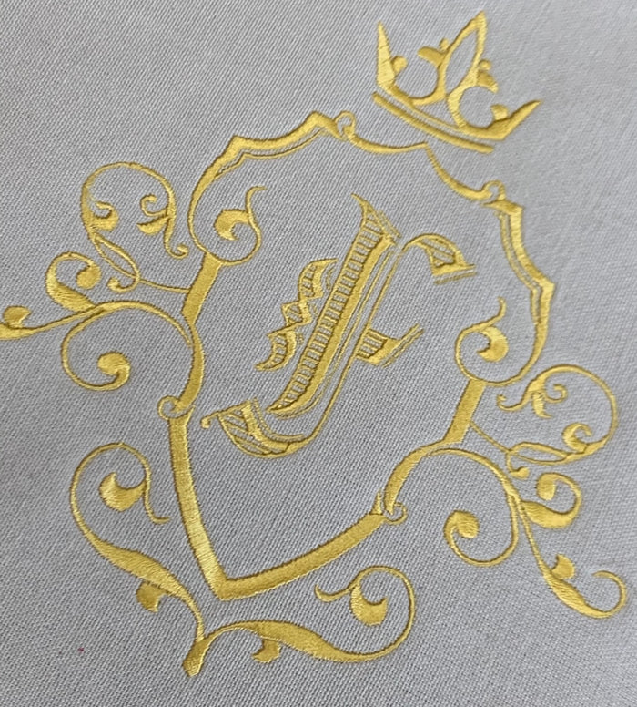 CREST WITH CROWN FRAME