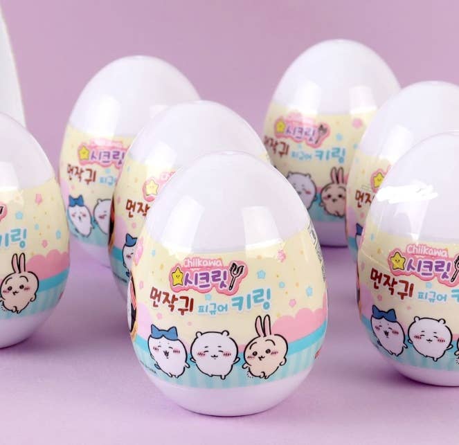 K-Wonderland: Chiikawa Figure Keychain Capsule Egg