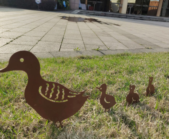 New Garden Decoration Iron Duck Family Grass Garden Decoration Metal Hollow Garden Decoration 🇨🇳