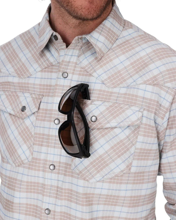 14272-1367-Ms-Brackett-Flannel-Model-F25-Detail-3 - Mossy Creek Fly Fishing
